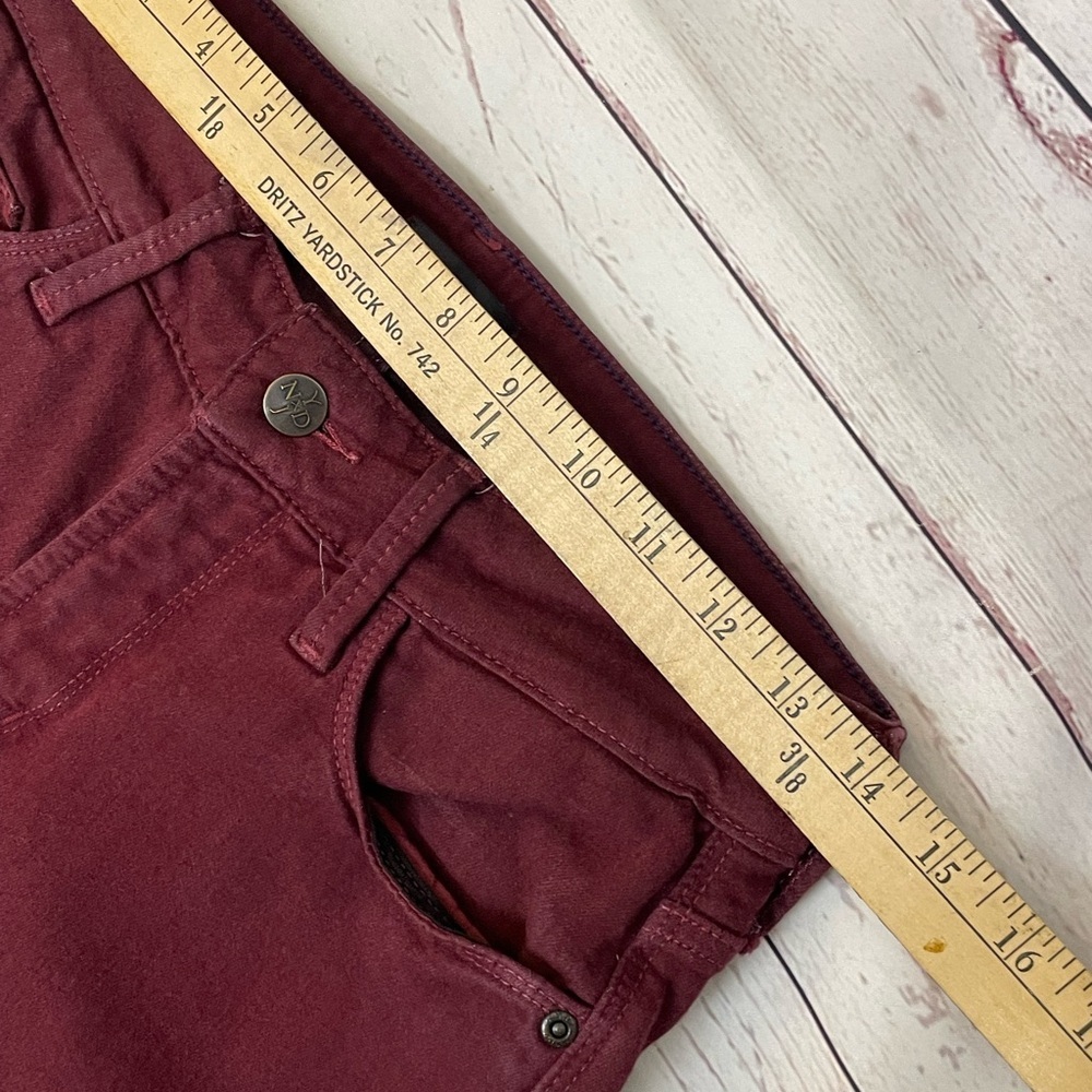 Women’s 4 NYDJ Maroon Pants Straight Leg Lifting Tuck Contouring Denim Jeans - Picture 11 of 13
